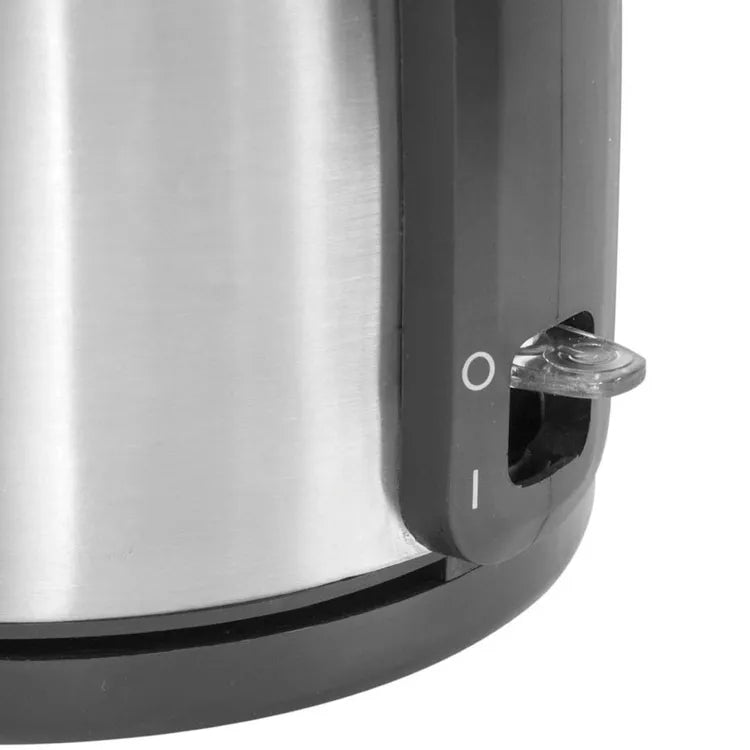 Hervidor de agua en acero inox de 1.5 litros marca Kalley.