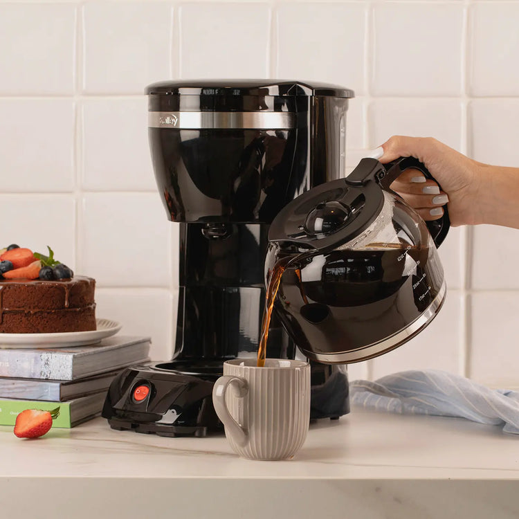 Cafetera Kalley negra de 12 tazas con jarra de vidrio y filtro permanente