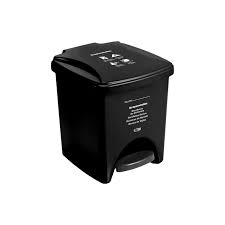 Papelera cuadrada de pedal de 22 litros peletizada de Colplast - Pa´la house