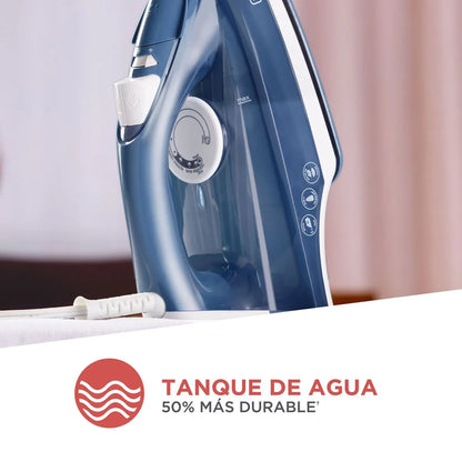 Plancha Trueglide Colors de Black & Decker con tiro de vapor.