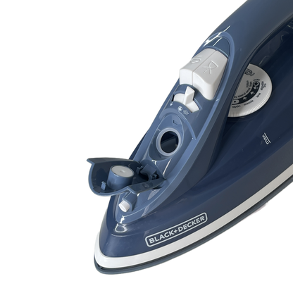 Plancha Trueglide Colors de Black & Decker con tiro de vapor.